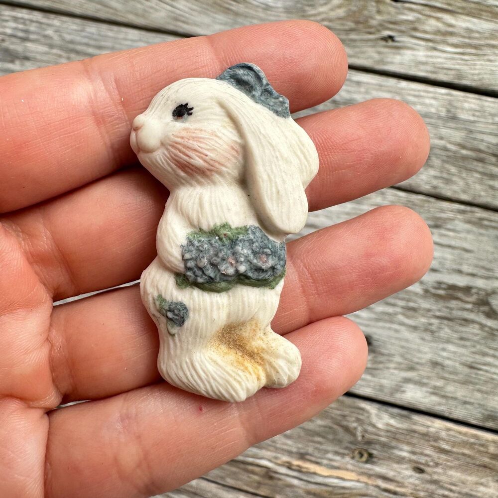 Vintage Jewelry adorable Bunny Rabbit Brooch Pin